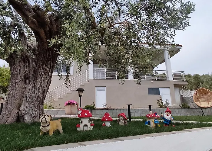 别墅 Alexandra Elevtheraí