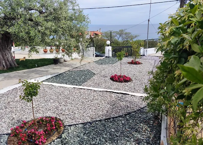 Alexandra Elevtheraí